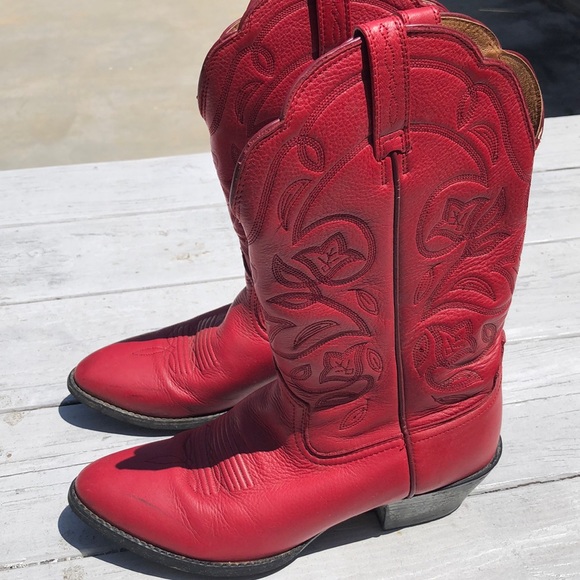 red ariat cowboy boots